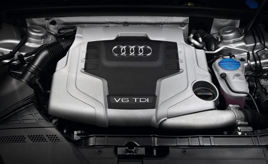 Моторный отсек Audi A5 Sportback 3.0 TDI Quattro 2009 года  (фото 22 из 40)